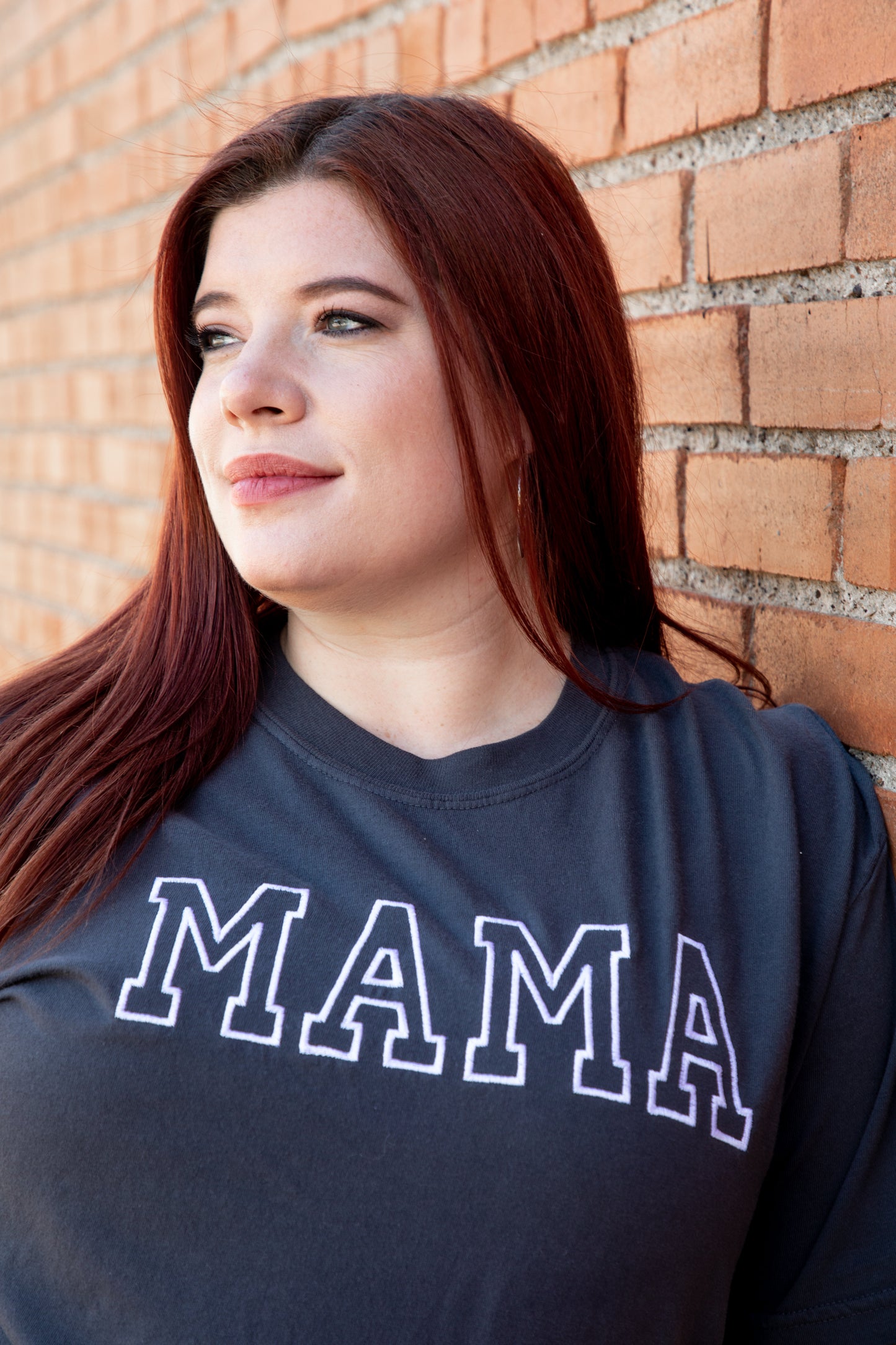 embroidered mama tee